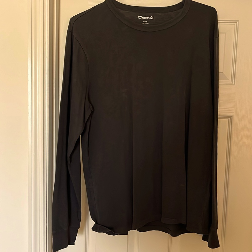 Great long sleeve shirt. Never worn